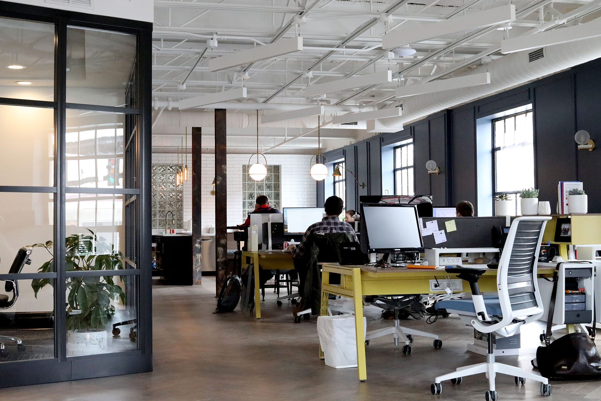 Como organizar sua agência de design. Foto: Unsplash. Como organizar sua agência de design. Foto: Unsplash.